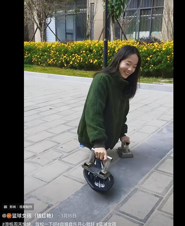截瘫游泳运动员_半身截肢变成游泳冠军_游泳冠军死亡