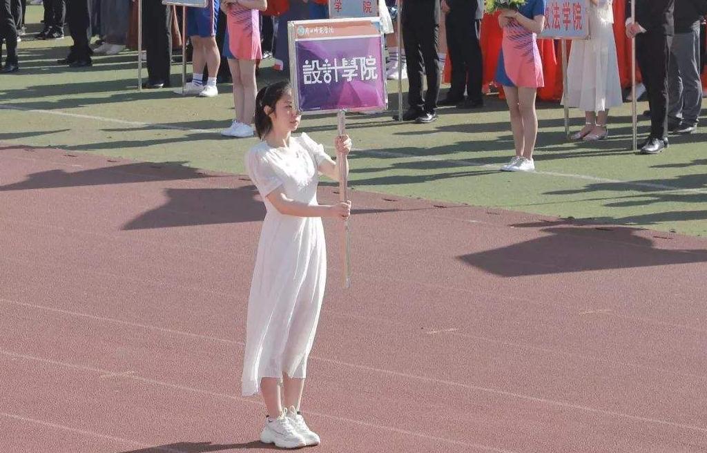 高中生运动会绘画作品_高中生运动会有哪些项目_高中生如何运动会