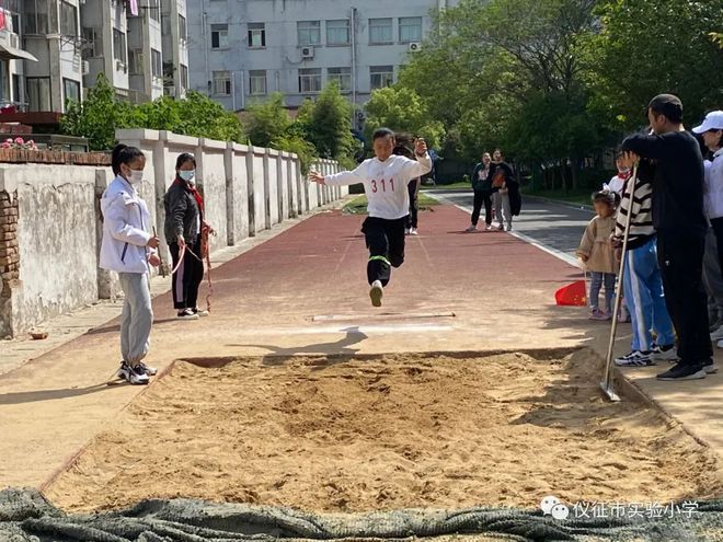 小学校园跳高比赛规则_中小学跳高的比赛地和规则_学校跳高比赛的规则