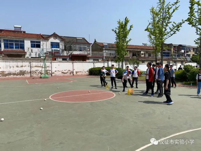 中小学跳高的比赛地和规则_小学校园跳高比赛规则_学校跳高比赛的规则