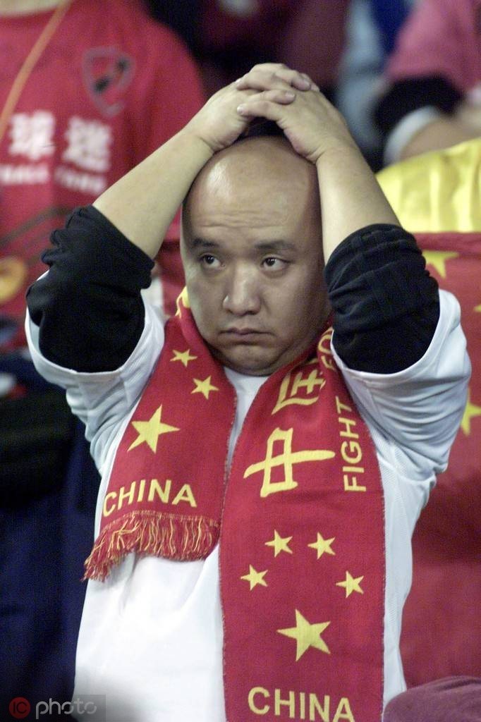 足球分冠军和什么队打_足球冠军规则_足球比赛冠军