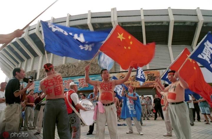 足球分冠军和什么队打_足球比赛冠军_足球冠军规则