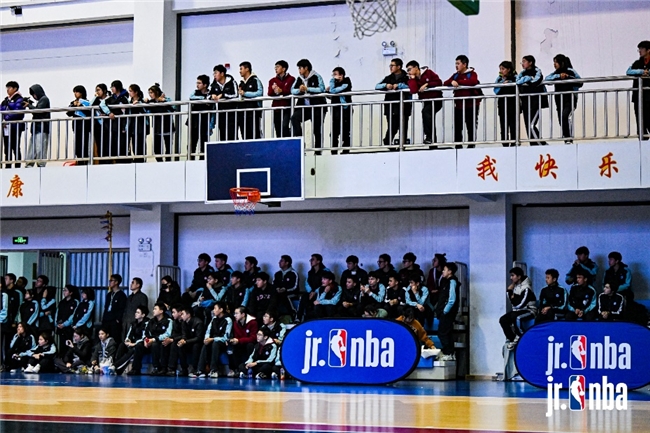 篮球比赛中比较常用的传球技术_传球在篮球比赛中的要求_中国校园篮球比赛传球规则