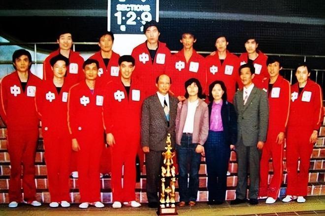 奥运冠军与男足球员分道扬镳视频_奥运男子足球队_奥运男足